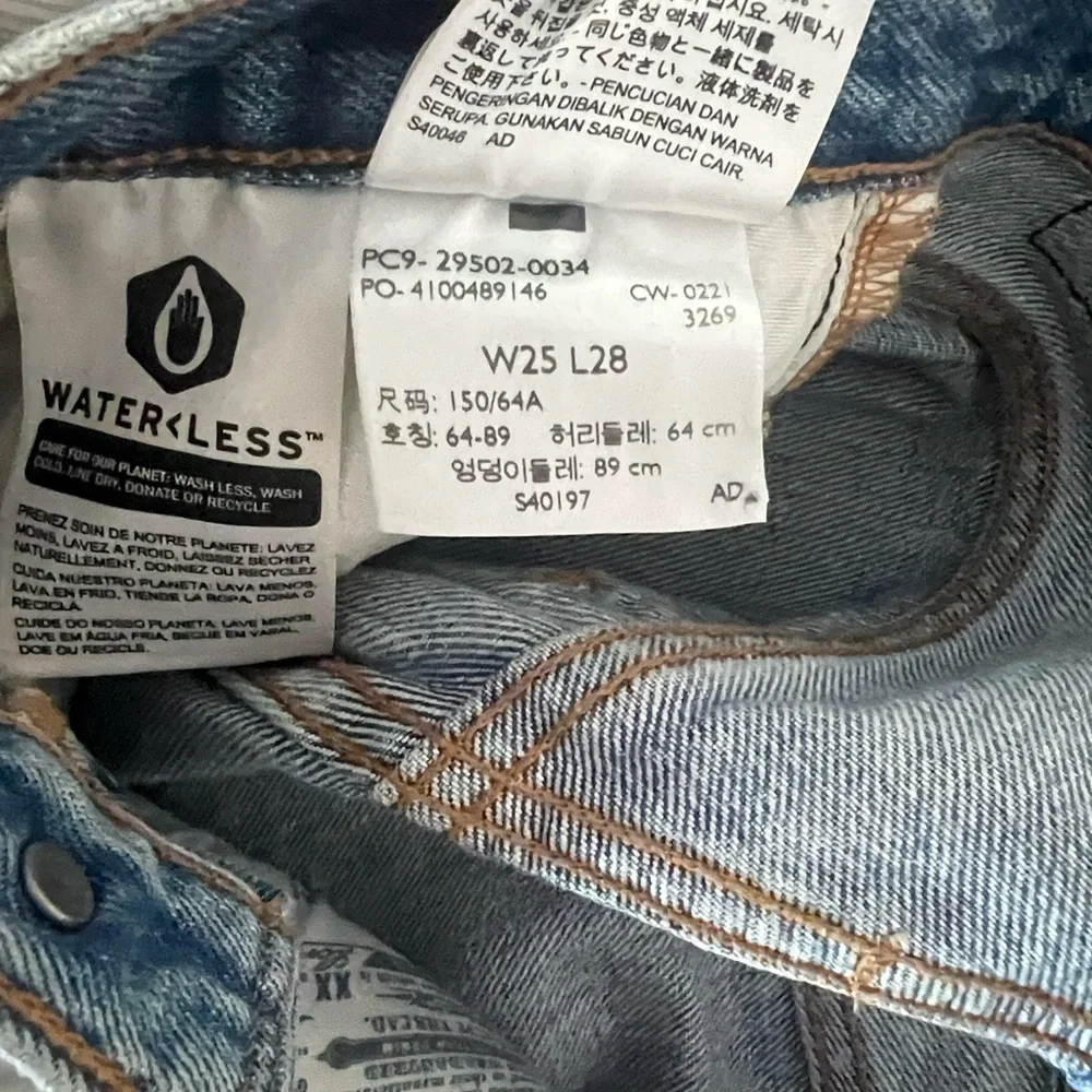 Levi's Premium Skinny Light Blue Denim - Picture 6 of 6